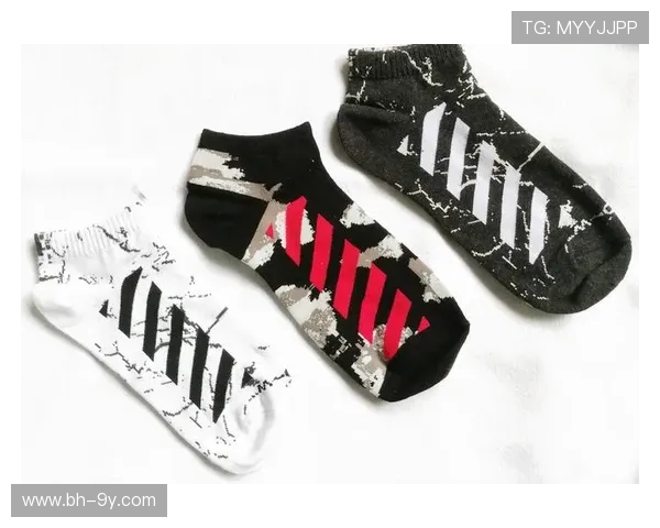 潮牌与运动足球的完美融合引领时尚潮流探索全新运动风尚 潮牌与运动足球的完美融合引领时尚潮流探索全新运动风尚